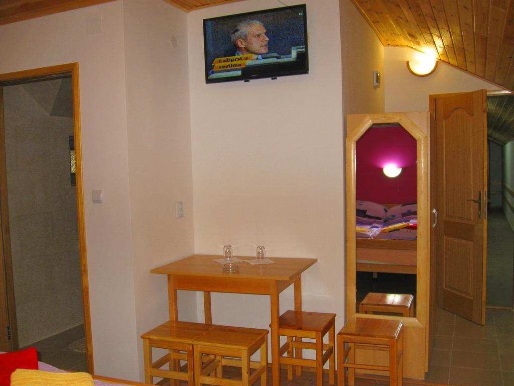 Amfora Rooms Caribrod Dimitrovgrad Eksteriør bilde