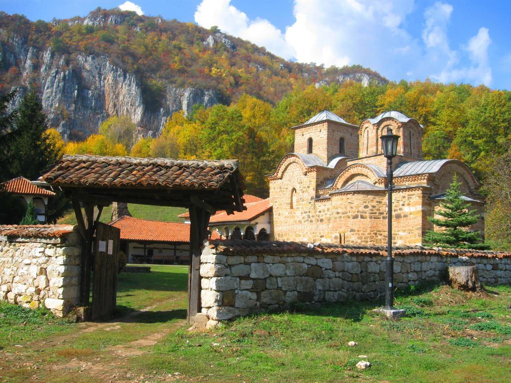 Amfora Rooms Caribrod Dimitrovgrad Eksteriør bilde